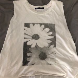 BRANDY MELVILLE DAISY MUSCLE TEE